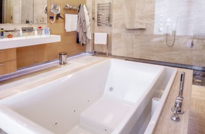 Vintage-Style Bathtubs